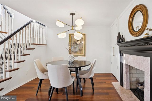 15 W CLOSE, Moorestown, NJ 08057