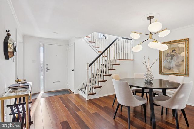 15 W CLOSE, Moorestown, NJ 08057