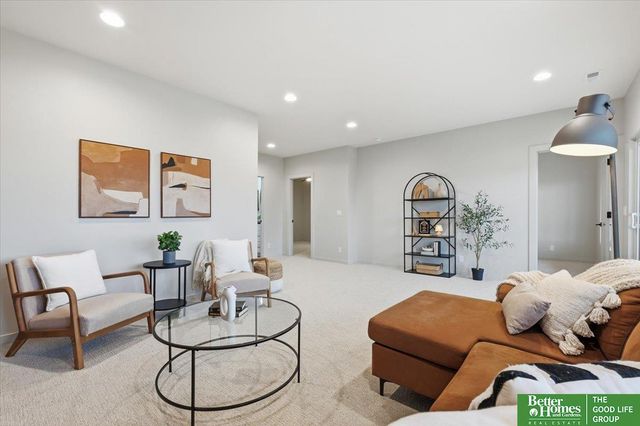 10902 S 218 Street, Gretna, NE 68028