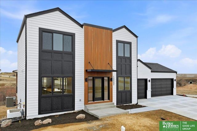 10902 S 218 Street, Gretna, NE 68028