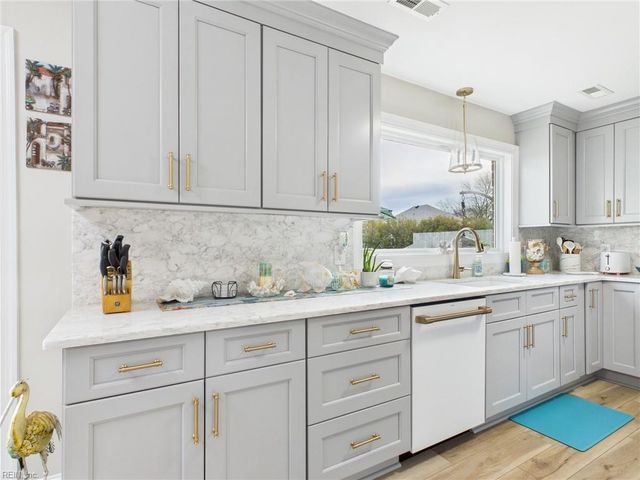 6 Canal DR, Poquoson, VA 23662