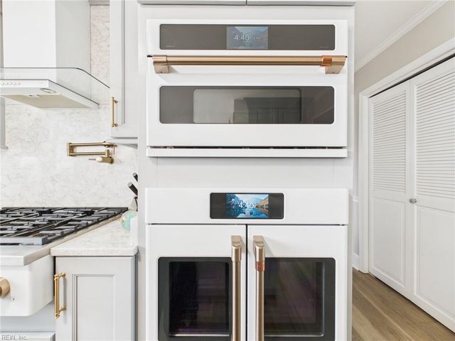 6 Canal DR, Poquoson, VA 23662