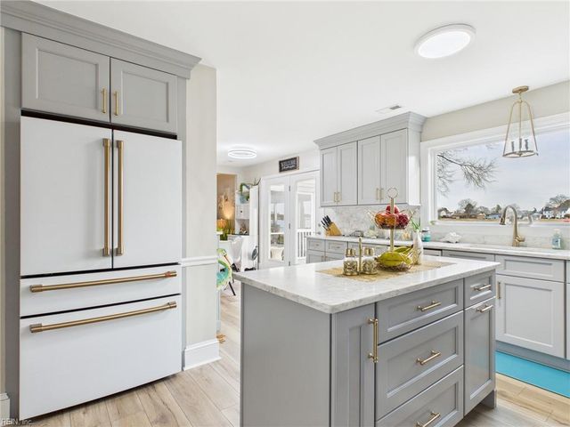 6 Canal DR, Poquoson, VA 23662