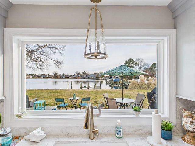 6 Canal DR, Poquoson, VA 23662