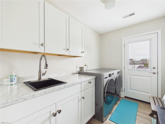 6 Canal DR, Poquoson, VA 23662