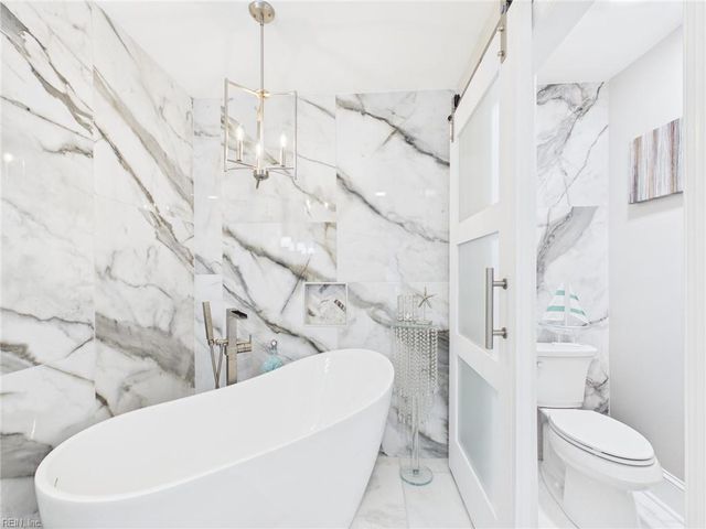 6 Canal DR, Poquoson, VA 23662