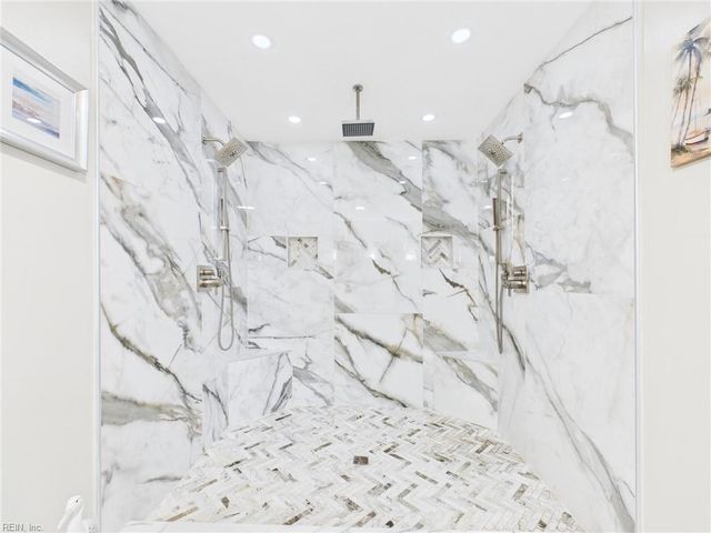 6 Canal DR, Poquoson, VA 23662