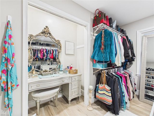 6 Canal DR, Poquoson, VA 23662