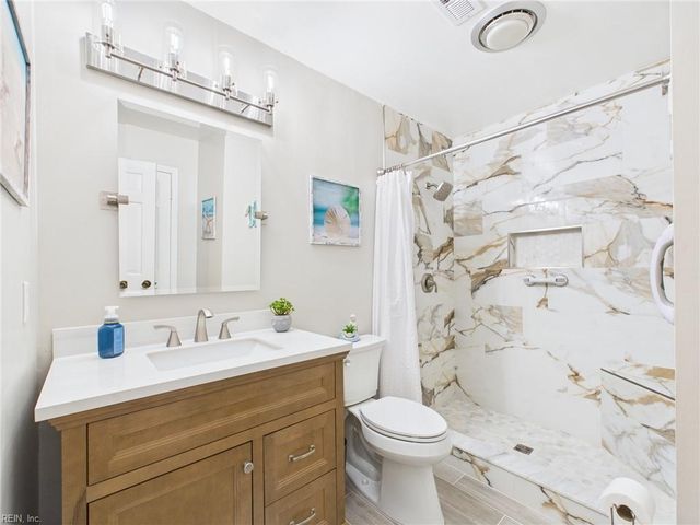 6 Canal DR, Poquoson, VA 23662