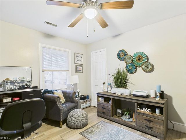 6 Canal DR, Poquoson, VA 23662