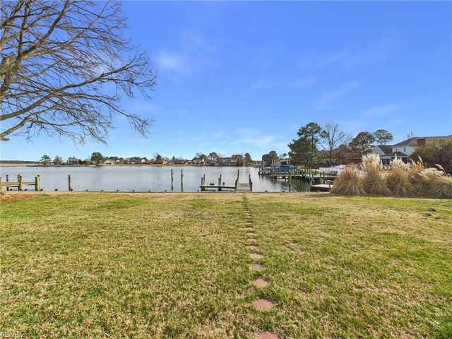 6 Canal DR, Poquoson, VA 23662