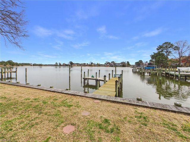 6 Canal DR, Poquoson, VA 23662