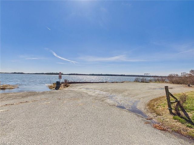 6 Canal DR, Poquoson, VA 23662