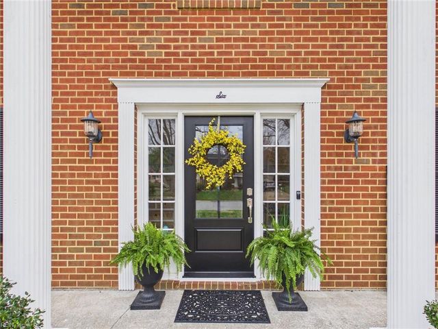 6 Canal DR, Poquoson, VA 23662