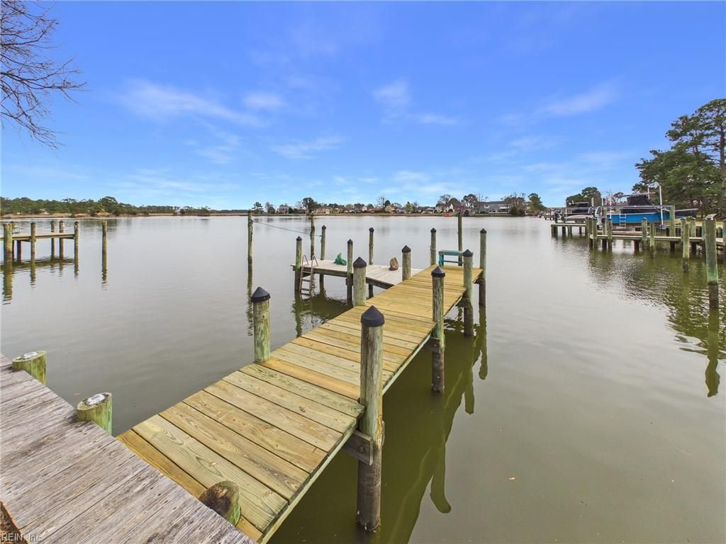 6 Canal DR, Poquoson, VA 23662