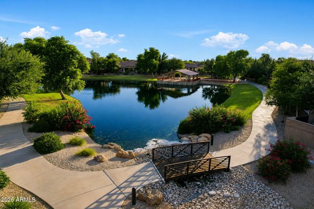 4168 S WHITE Drive, Chandler, AZ 85249