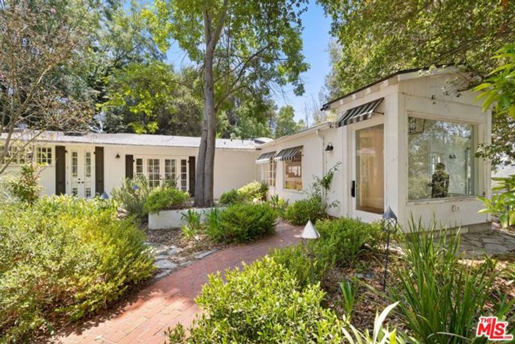 9609 Oak Pass Road, Beverly Hills, CA 90210