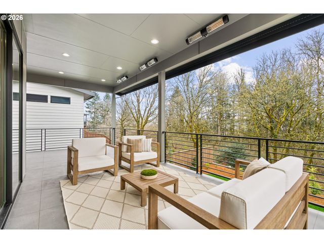 590 W U St, Washougal, WA 98671