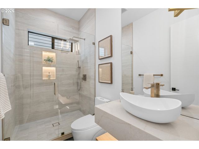 590 W U St, Washougal, WA 98671