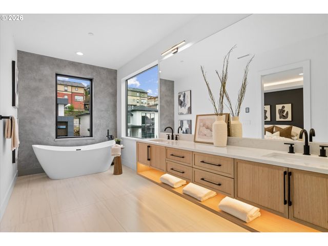 590 W U St, Washougal, WA 98671