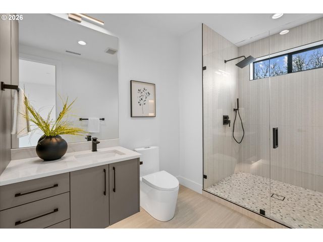 590 W U St, Washougal, WA 98671