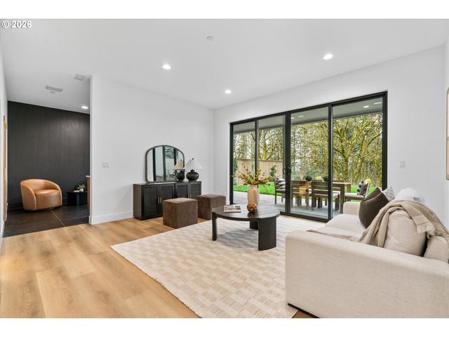 590 W U St, Washougal, WA 98671