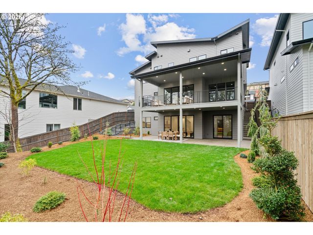 590 W U St, Washougal, WA 98671