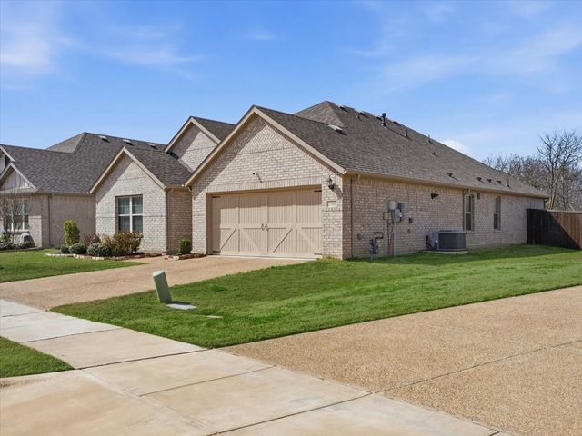 1207 Putnam Street, Mansfield, TX 76063