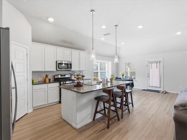 1207 Putnam Street, Mansfield, TX 76063