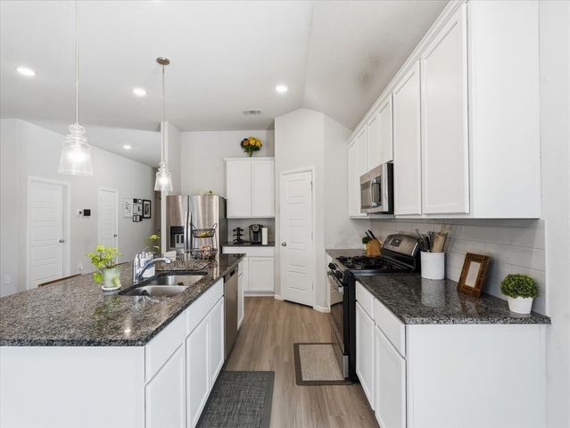 1207 Putnam Street, Mansfield, TX 76063