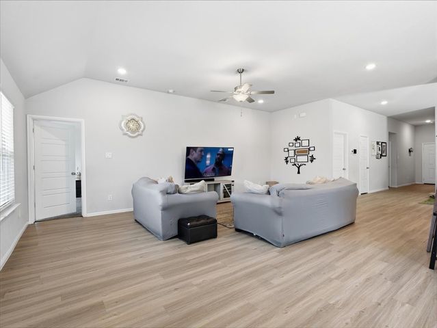 1207 Putnam Street, Mansfield, TX 76063