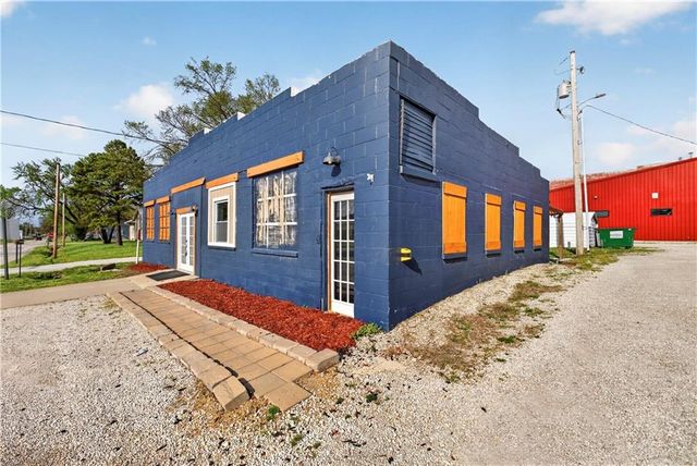 405 N Virginia Avenue, Adrian, MO 64720