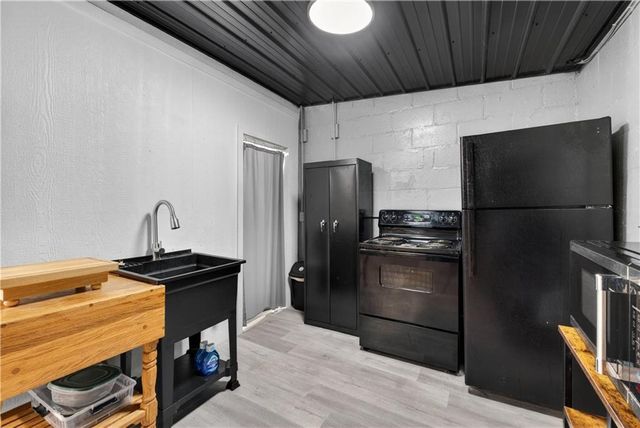 405 N Virginia Avenue, Adrian, MO 64720