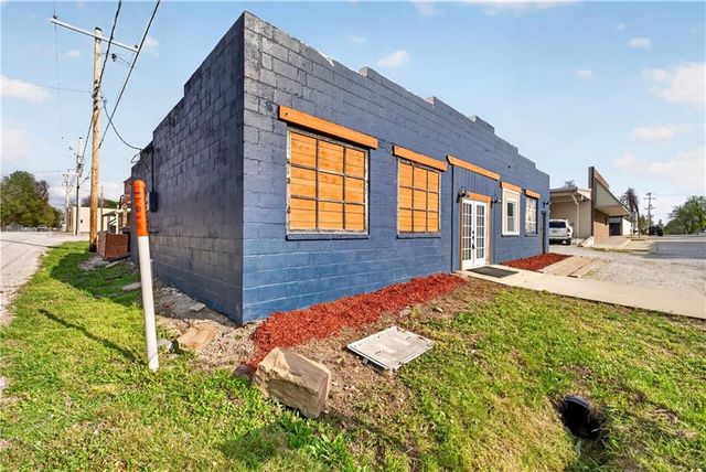 405 N Virginia Avenue, Adrian, MO 64720