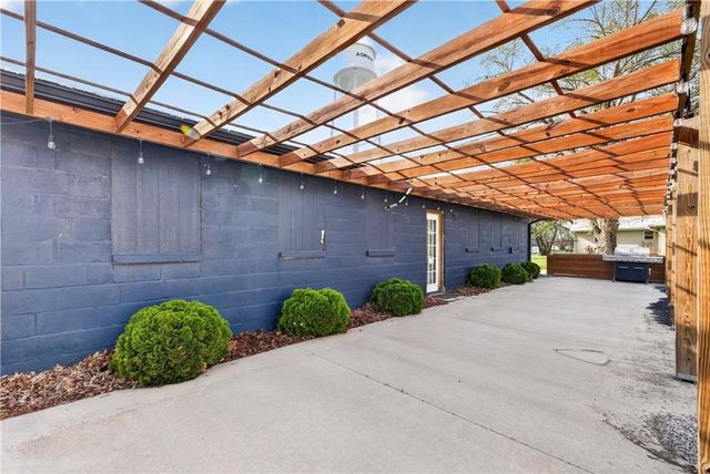 405 N Virginia Avenue, Adrian, MO 64720