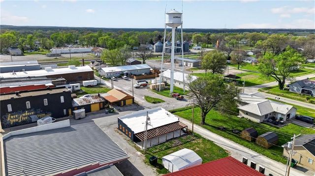 405 N Virginia Avenue, Adrian, MO 64720