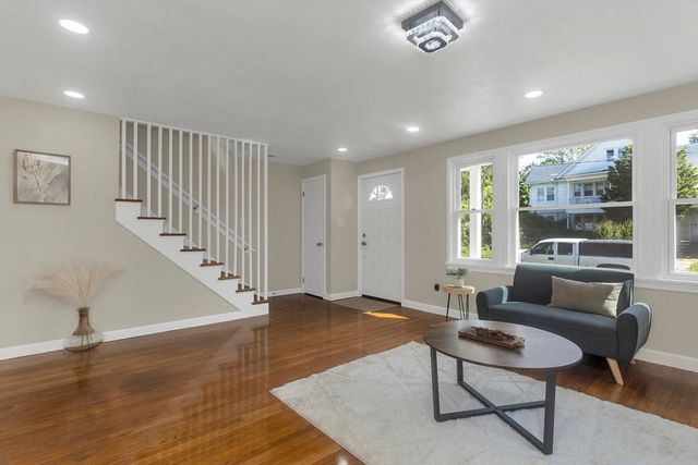 46 Knollwood St, Springfield, MA 01104