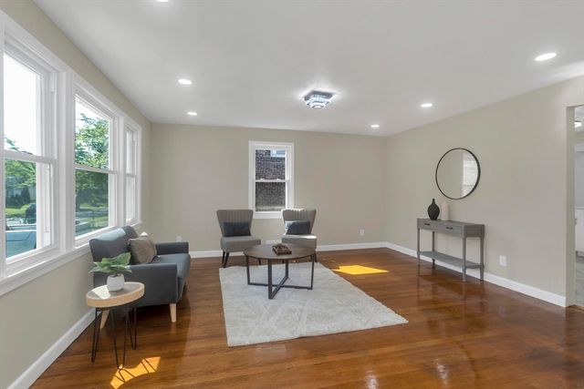 46 Knollwood St, Springfield, MA 01104