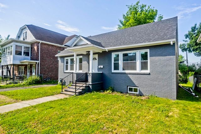 46 Knollwood St, Springfield, MA 01104