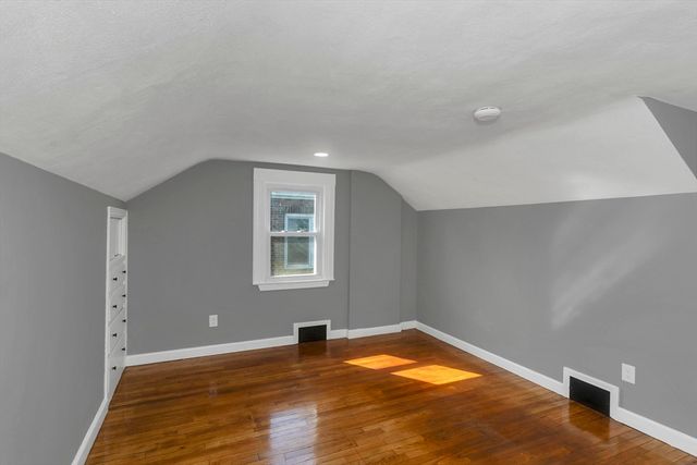 46 Knollwood St, Springfield, MA 01104