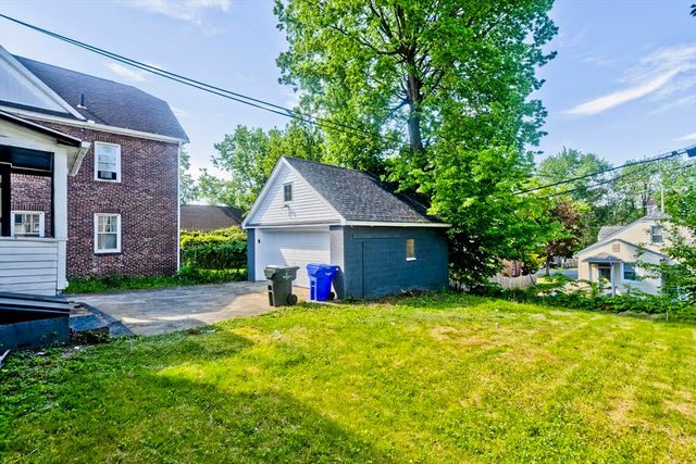 46 Knollwood St, Springfield, MA 01104