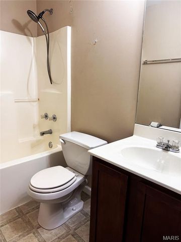 734 Warrior Pass, Warrenton, MO 63383