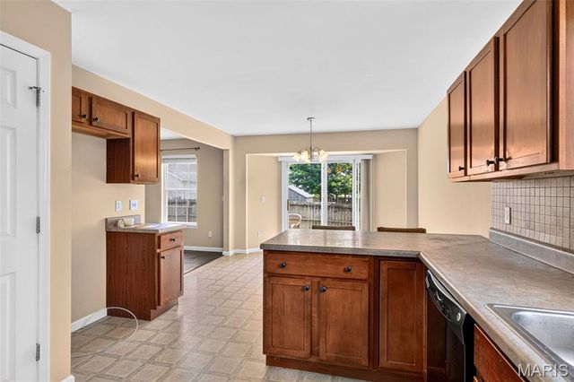 734 Warrior Pass, Warrenton, MO 63383