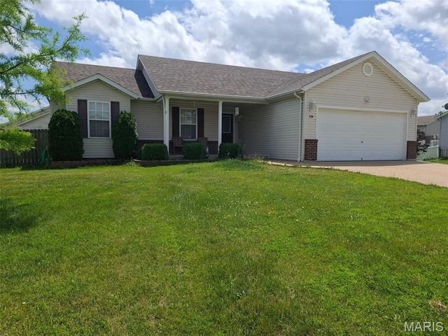734 Warrior Pass, Warrenton, MO 63383