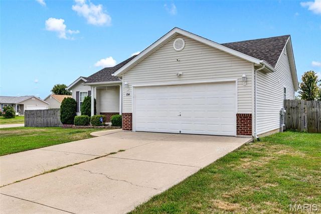 734 Warrior Pass, Warrenton, MO 63383