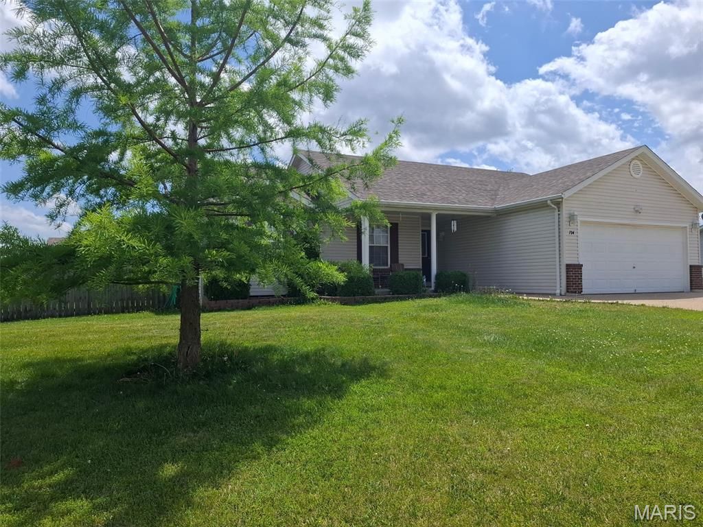 734 Warrior Pass, Warrenton, MO 63383