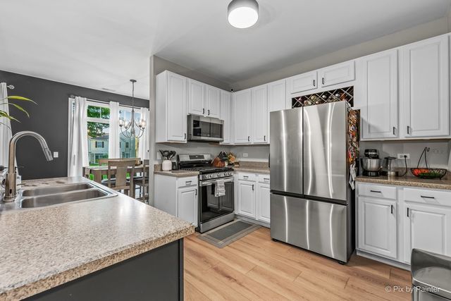 6780 Slate Drive, Carpentersville, IL 60110