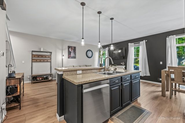 6780 Slate Drive, Carpentersville, IL 60110