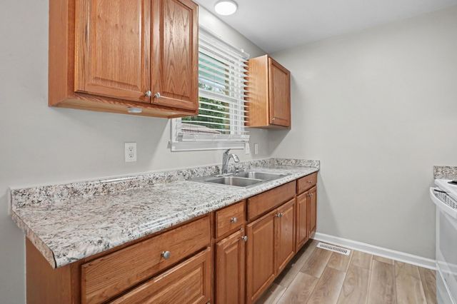 416 Lealand Ln, Lebanon, TN 37087