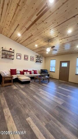 720 S REYNOLDS Lane, Show Low, AZ 85901